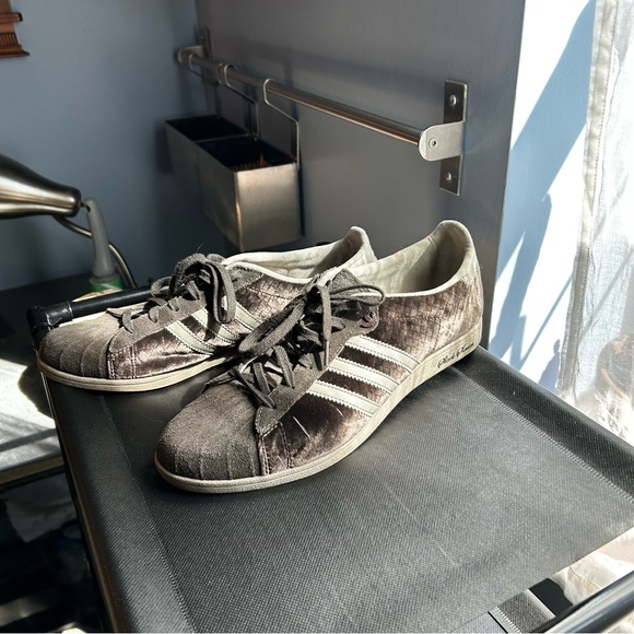 ADIDAS ORIGINALS SLEEK SERIES BROWN VELVET SNEAKERS US 8 - Picture 3 of 9